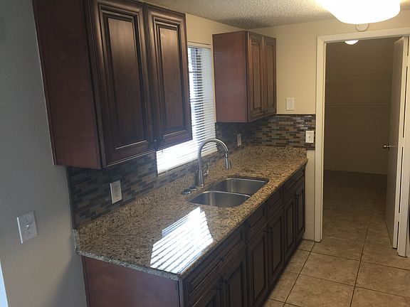 5th image of 5007 E Seneca Ave
