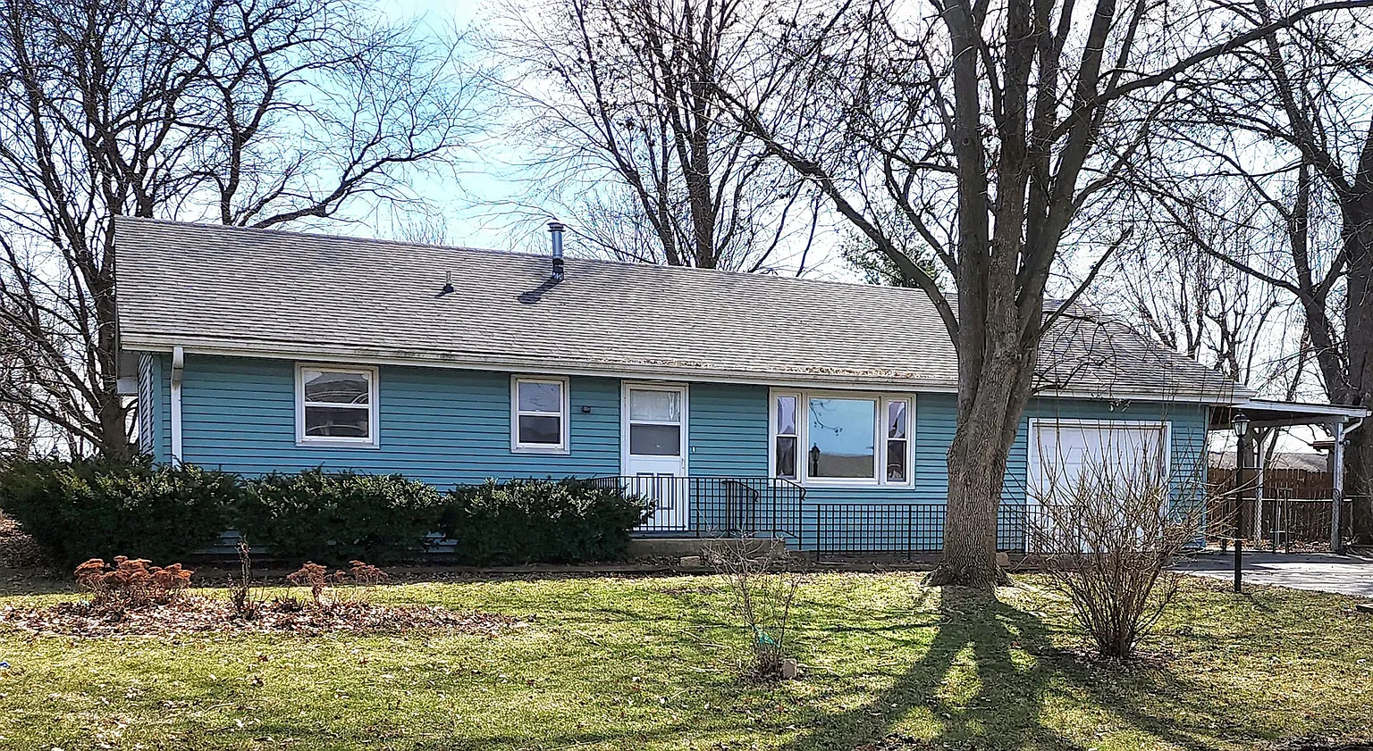 3800 E Lakeview Dr photo 1