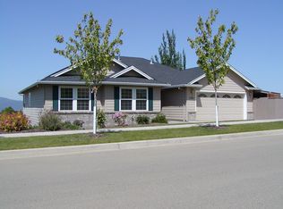 2421 Herrington Way, Medford, OR 97504