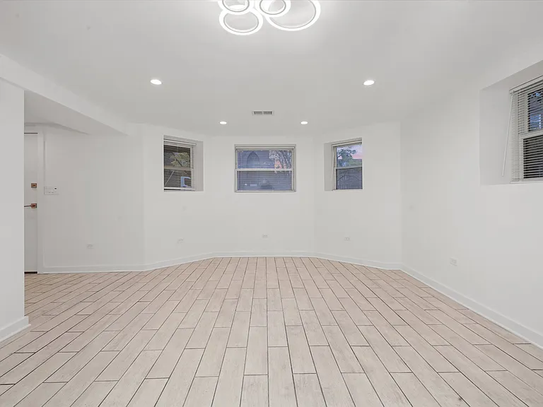2203 W Giddings St #G — Photo 21