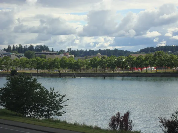 904 E Bay Dr NE #B202, Olympia, WA 98506