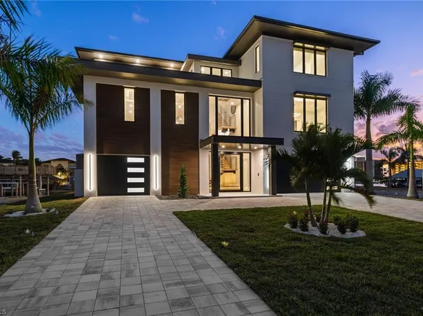 256 Trade Winds AVE, NAPLES, FL 34108