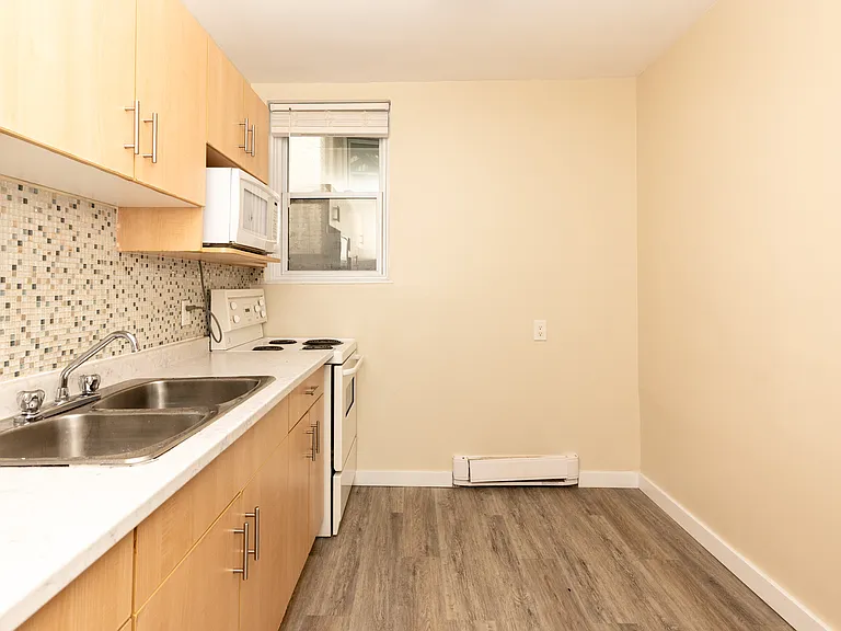 331 Marion St #2 — Photo 6