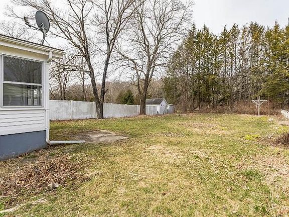 5th image of 19 Palmer Ln