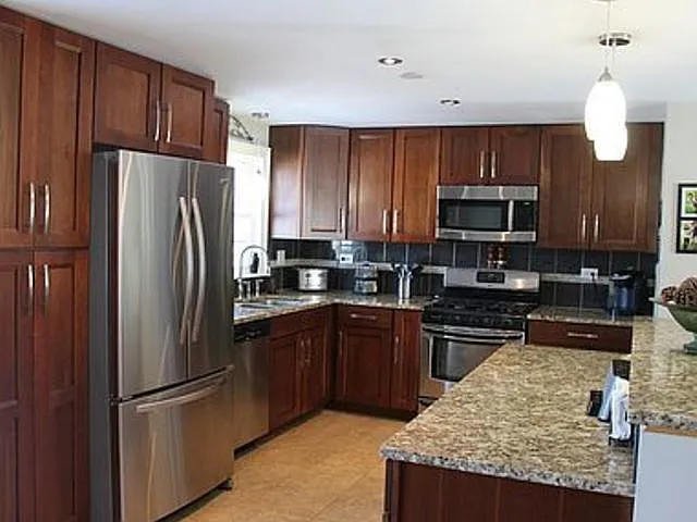 716 Kemah Ln — Photo 5