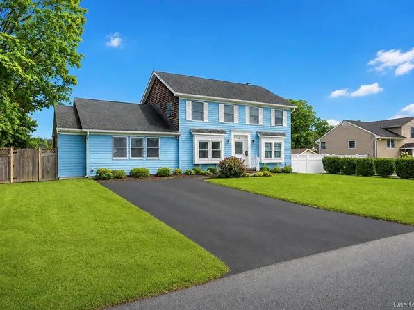 36 George Street, Sayville, NY 11782