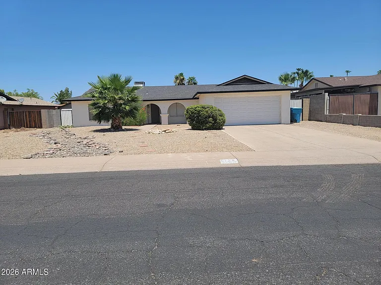 5118 E Gelding Dr — Photo 1