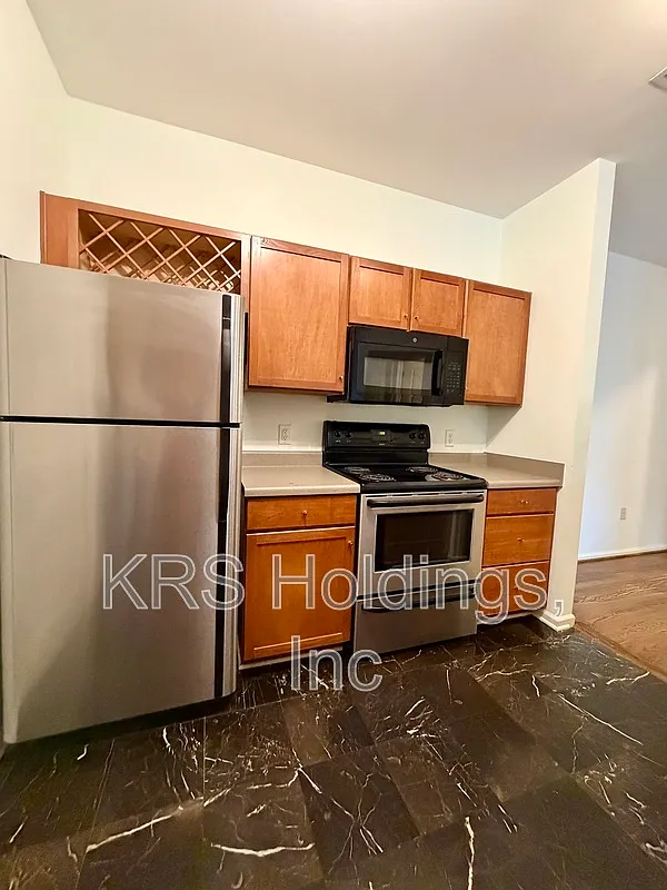 1 bed, 1.0 bath, 785 sqft, $1,725 — Photo 2