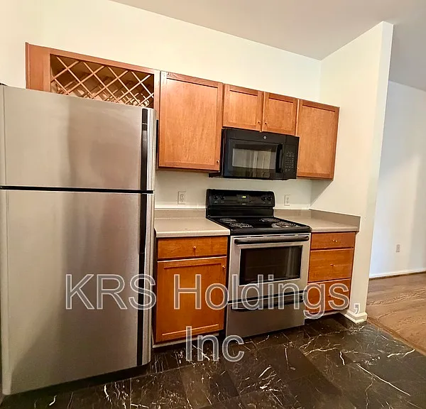 745 Walker Sq #2D — Photo 3