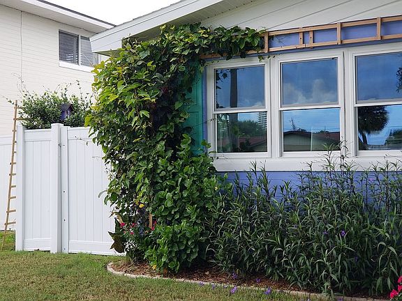 5th image of 834 Peninsula Dr