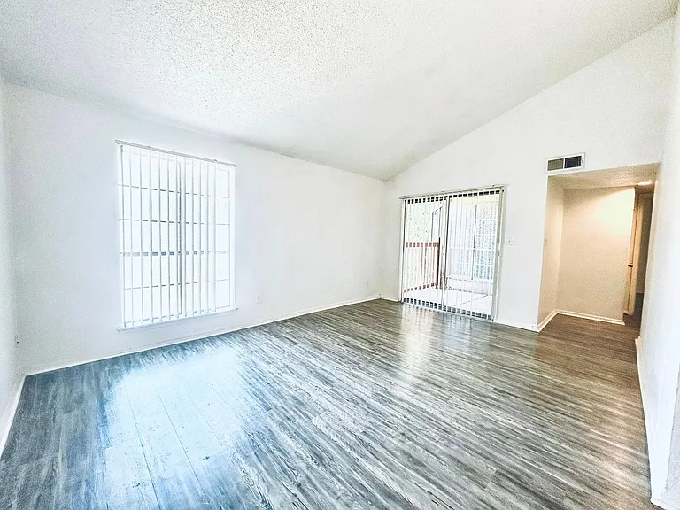 Sonterra Apartments (OK) — Photo 12