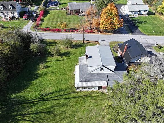 5th image of 3062 Colonial Dr