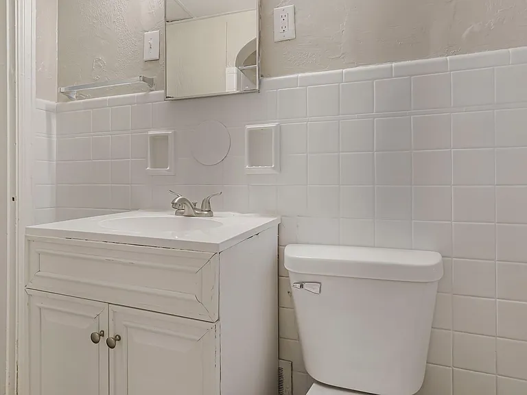 987 Lilley Ave — Photo 23