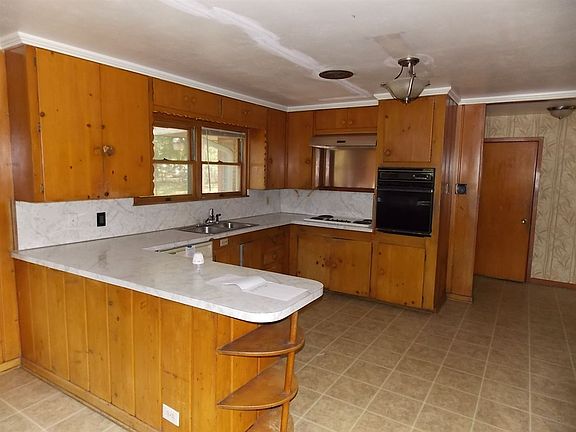 5th image of 2410 Briarwood Ln