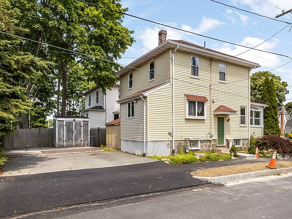 4th image of 616 Adams St