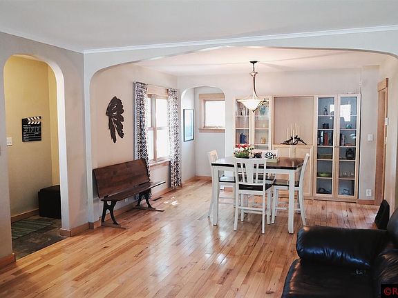 4th image of 219 2nd St NE
