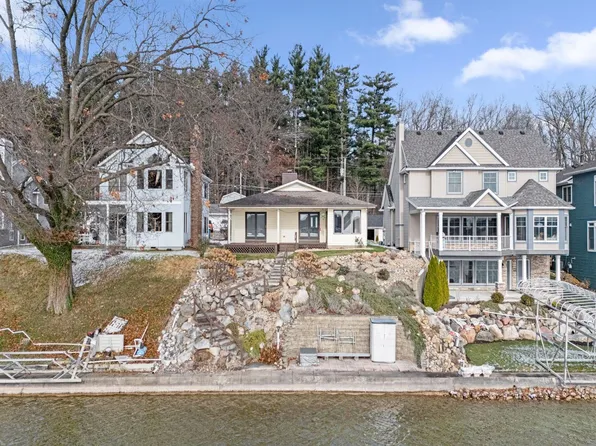 3755 W Sycamore Beach Rd, Angola, IN 46703