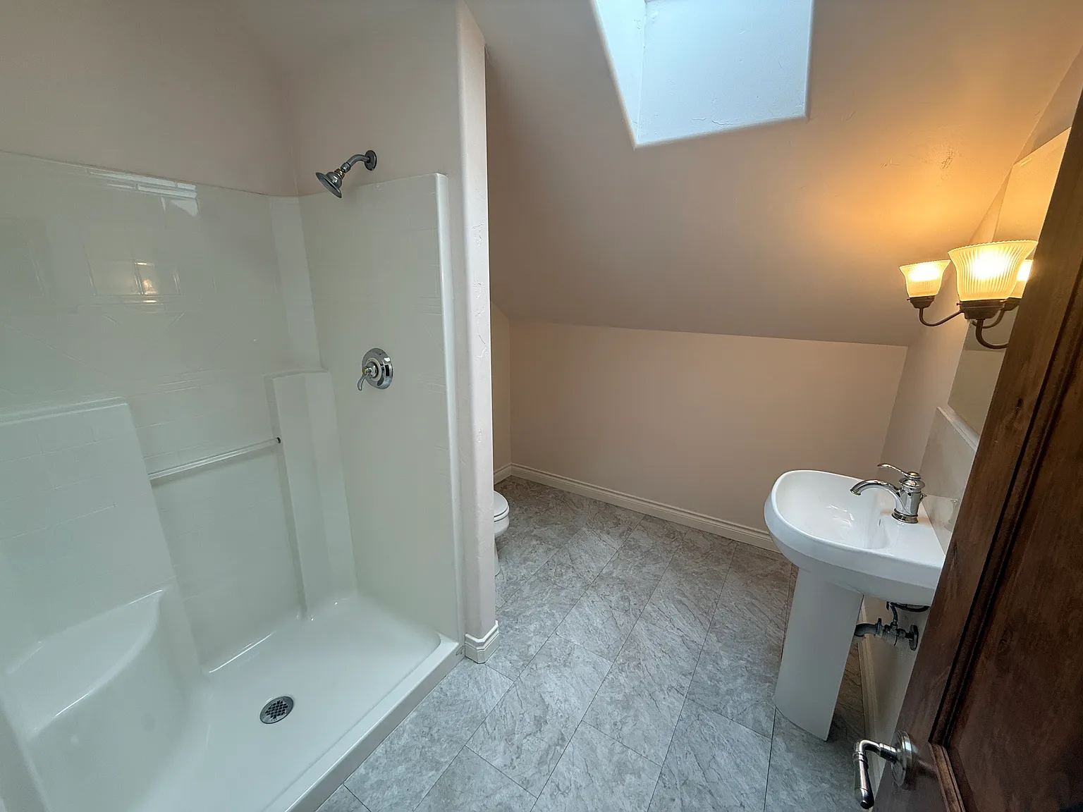 4 bed, 2847 sqft, $3,750 — Photo 4