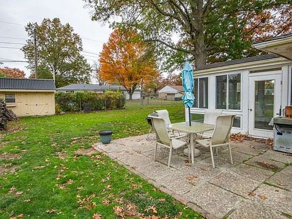 3rd image of 61620 Greentree Dr