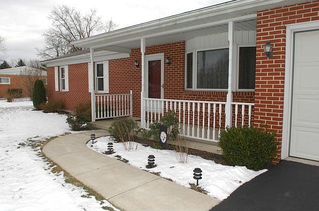 2nd image of 7587 Lakeside Ave
