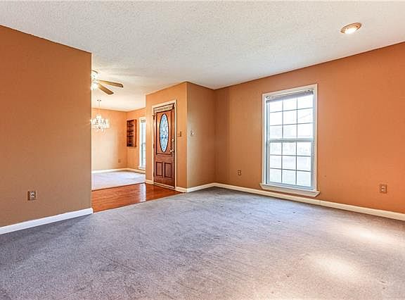 3rd image of 3745 Woodbriar Dr