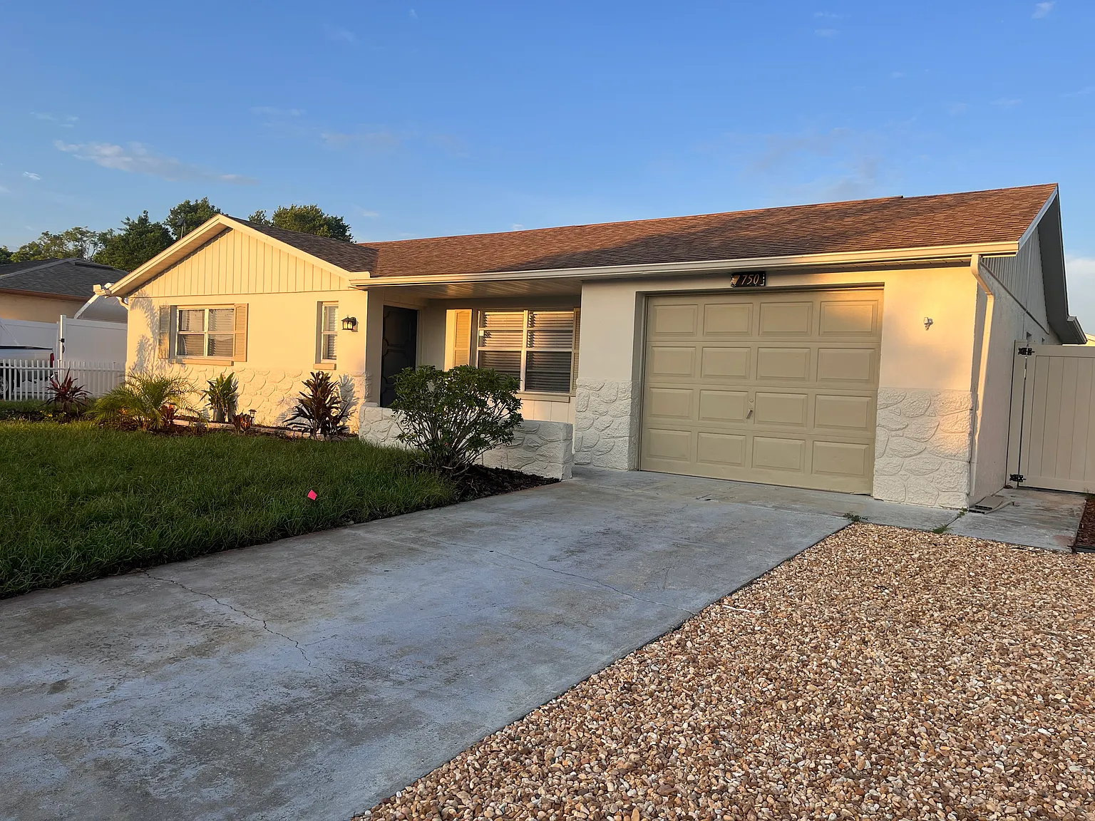 3 bed, 1352 sqft, $1,776 — Photo 4