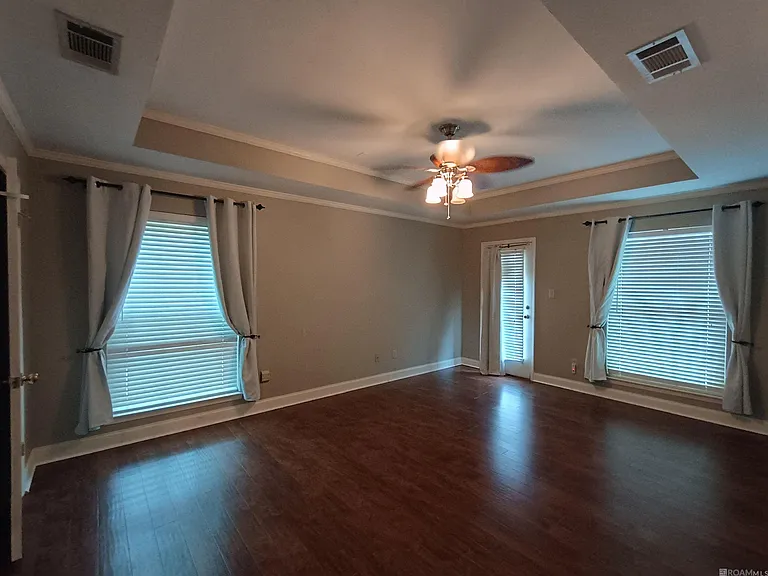 8500 Bluebonnet Blvd #24 — Photo 5