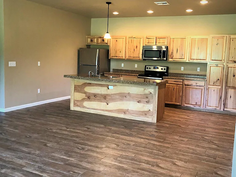 4404 Sierra Ln — Photo 2