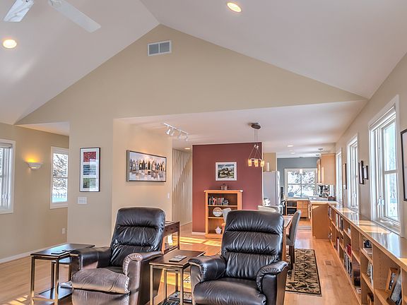 5th image of 124 Egret Ln