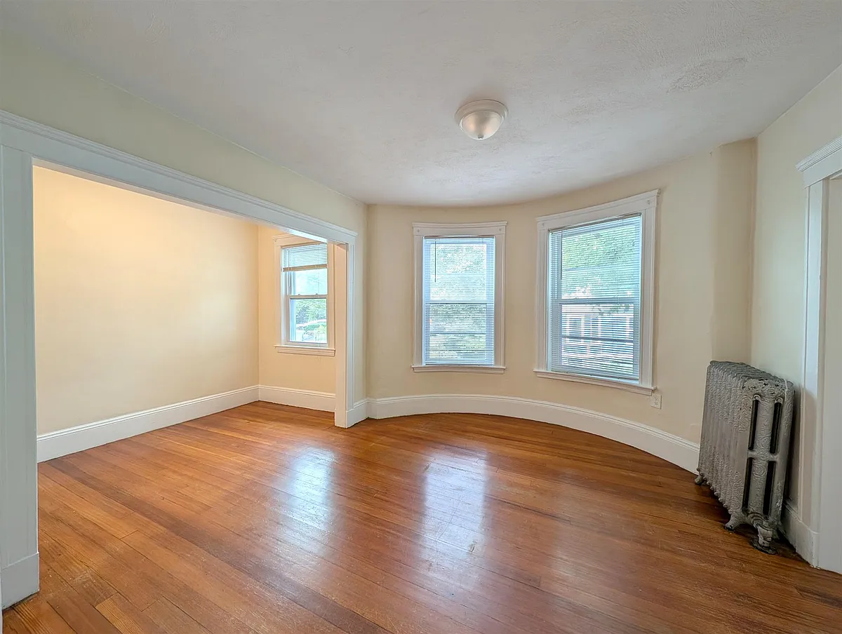 Building Photo - 18 Sanborn Ave #5
