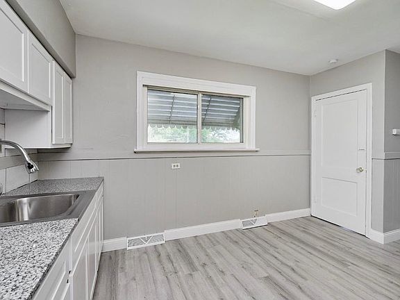 5th image of 3723 Saint Monica Ln