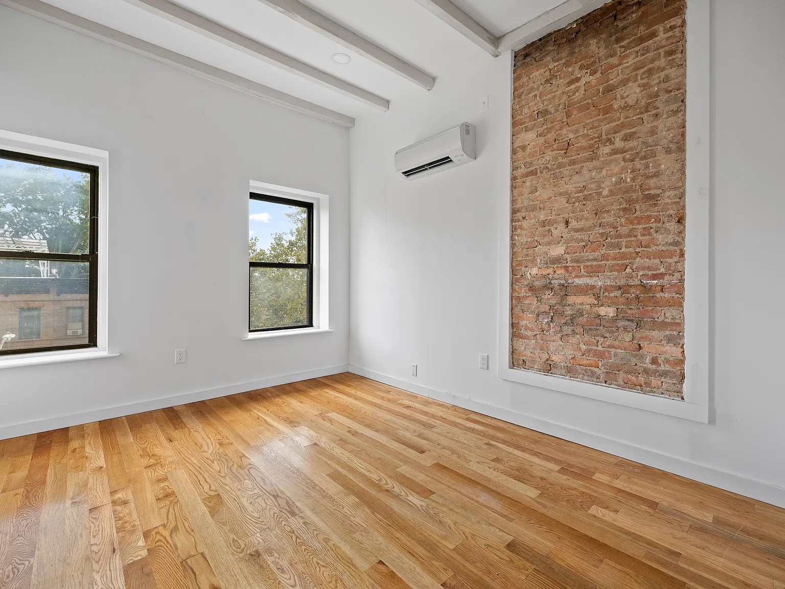 827 Putnam Avenue — Photo 4