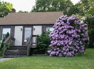 86 Macarthur Rd, Woonsocket, RI 02895