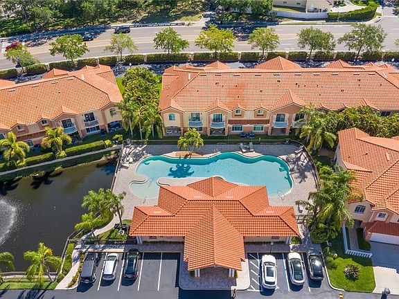 4th image of 6233 Vista Verde Dr W