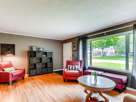 5th image of 1197 Burke Ave W