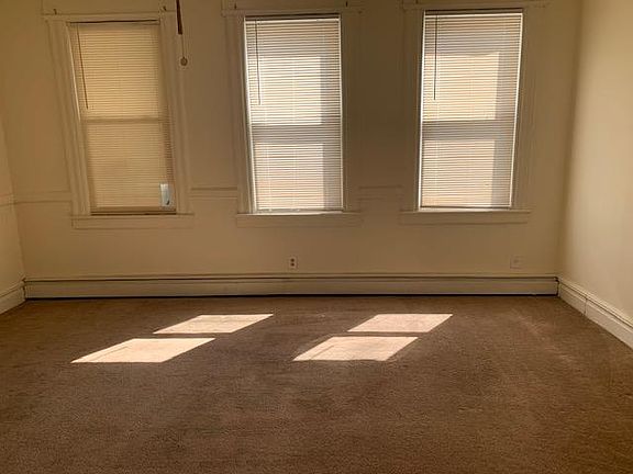 3rd image of 149 Passaic Ave Floor 1