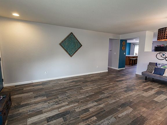 5th image of 1487 Paddington Way
