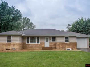 415 James Ave, Mankato, MN 56001