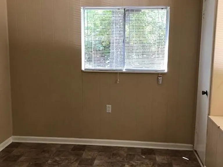 275 S McDonald Rd SW — Photo 6