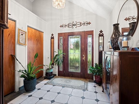 5th image of 123 Sunny Lee Ln
