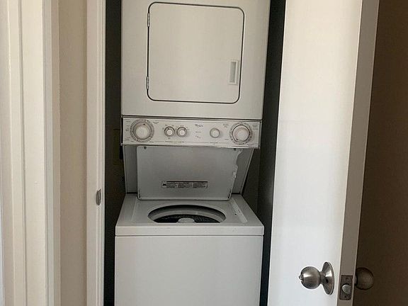 5th image of 4489 Murietta Ave #210