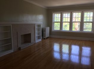 2652 E 74th St, Chicago, IL 60649