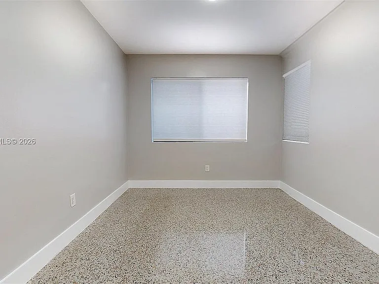 101 W 11th St #4 — Photo 23