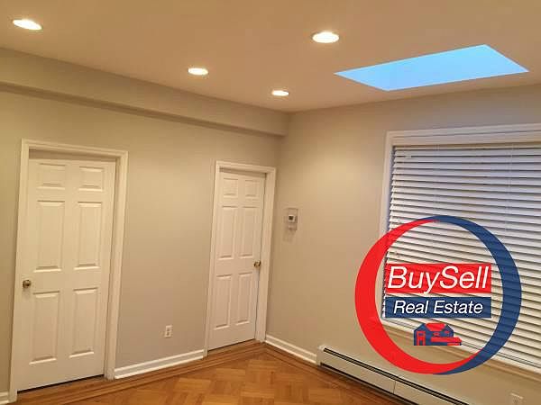 1st image of 2587 46th St #1