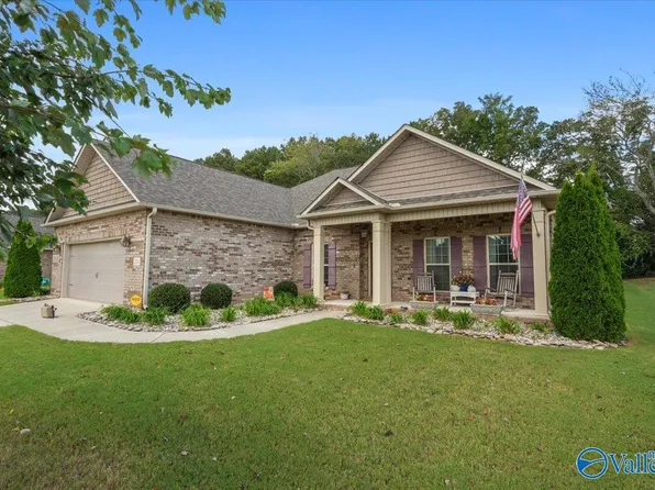 201 Somerton Dr, Huntsville, AL 35811