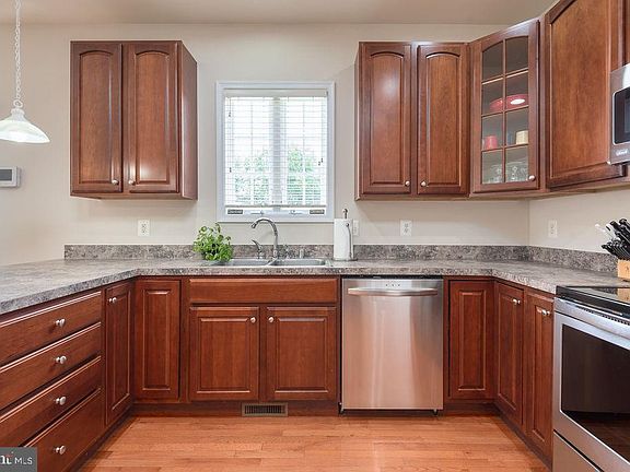 3rd image of 12513 Sherwood Forest Dr