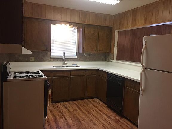 5th image of 3100 East Dr