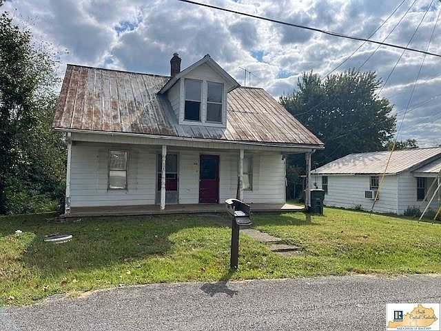 1st image of 616 Emberton St