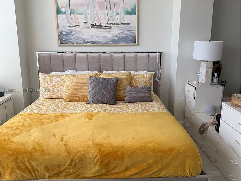 4925 Collins Ave #2D — Photo 2