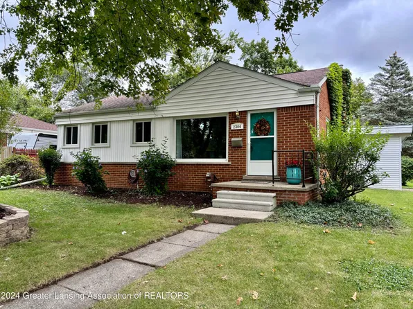 2304 Barstow Rd, Lansing, MI 48906